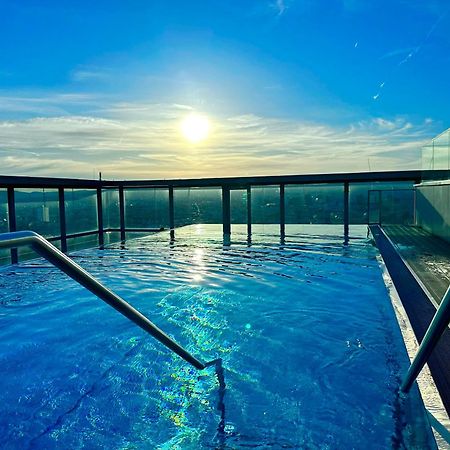 Panorama Sky Apartment I Rooftop Pool I Metro Station Wien Exterior foto