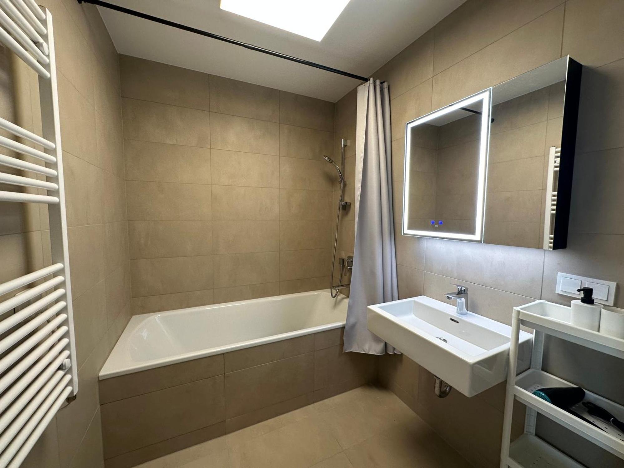 Panorama Sky Apartment I Rooftop Pool I Metro Station Wien Exterior foto