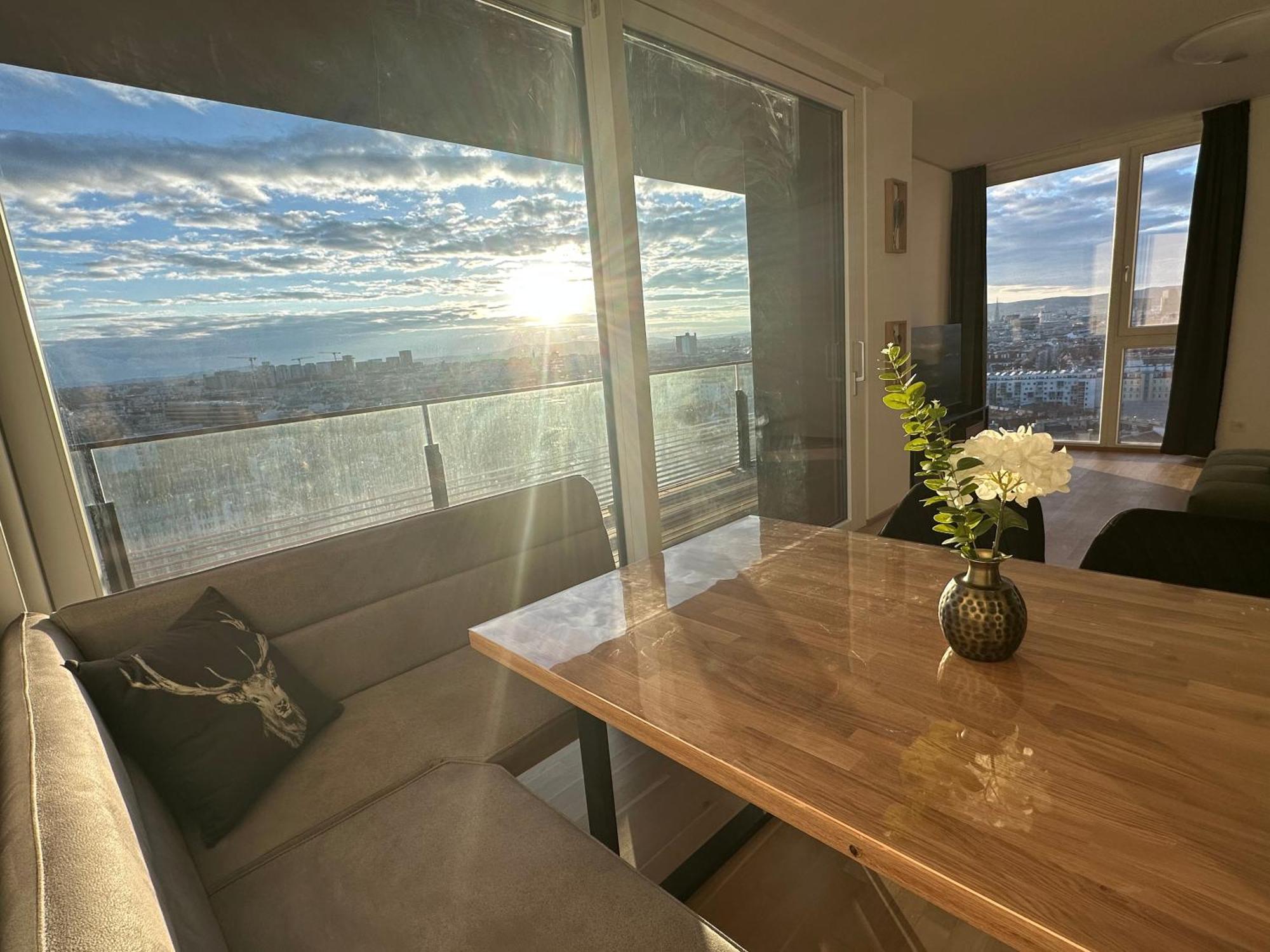 Panorama Sky Apartment I Rooftop Pool I Metro Station Wien Exterior foto